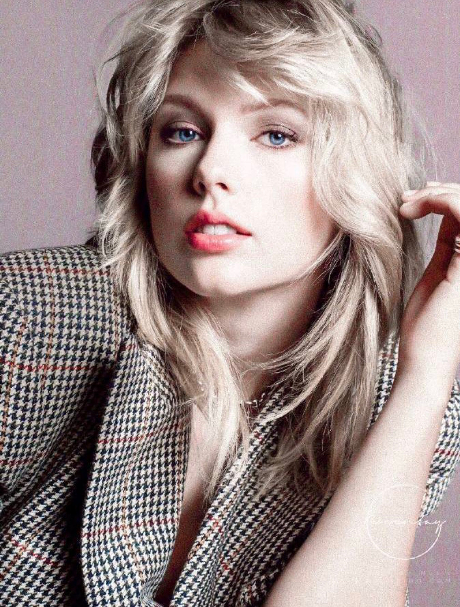 霉霉最新動態(tài)揭秘，科技新品引領(lǐng)生活新潮流！