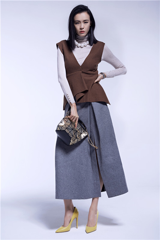 李艾最新時(shí)尚照片，時(shí)代先鋒的印記風(fēng)采