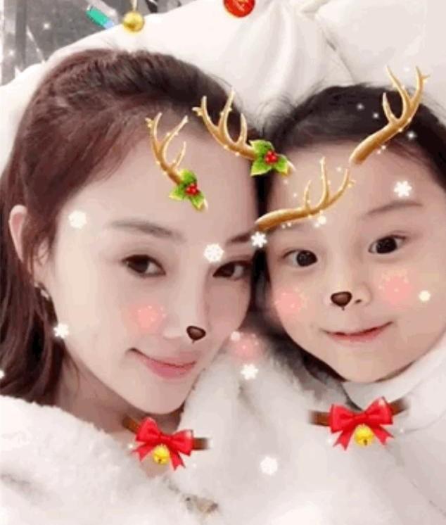 李小璐展現(xiàn)新篇章，最新新聞閃耀登場(chǎng)！