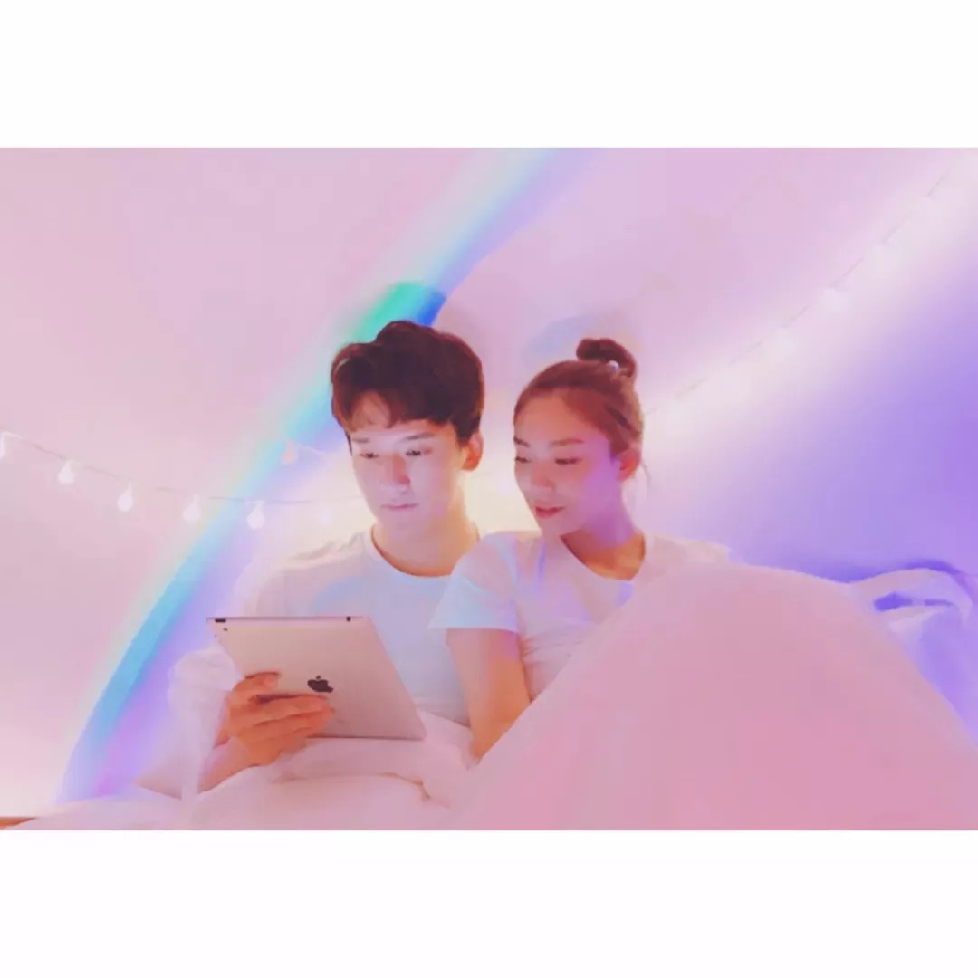 最新白邊情侶頭像2024，愛的日常趣事與甜蜜瞬間