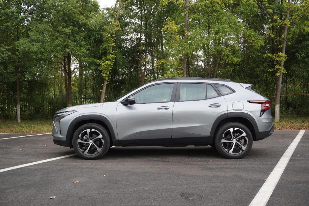 雪弗萊最新款，開啟一段溫馨的駕駛之旅