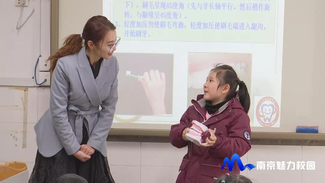 幸福一百公司最新動態(tài)，家的溫馨與友情的綻放同步展現(xiàn)