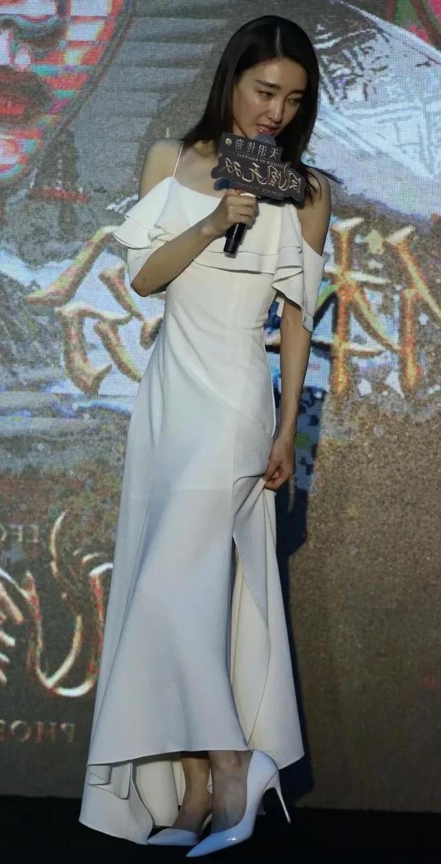 王麗坤最新發(fā)布會驚艷亮相，星光閃耀的瞬間