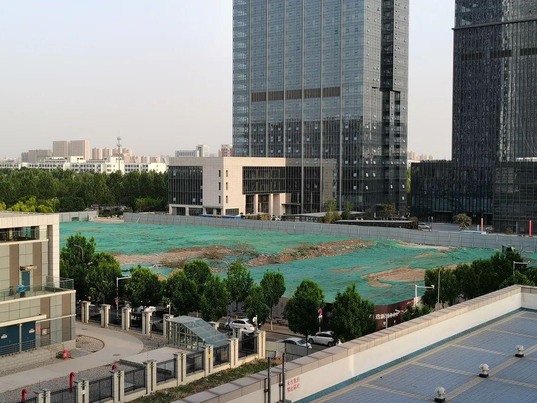 明發(fā)世貿(mào)中心，日常溫馨與友情家庭的故事更新