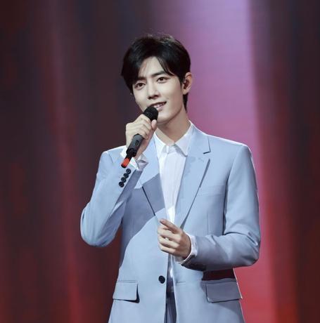 肖戰(zhàn)最新應(yīng)援點(diǎn)亮科技之光，新品璀璨，生活因你而精彩