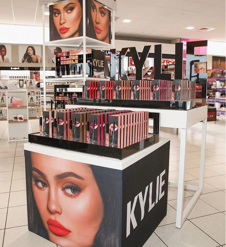 最新財務(wù)造假公司,最新財務(wù)造假公司，背景、事件、影響與地位