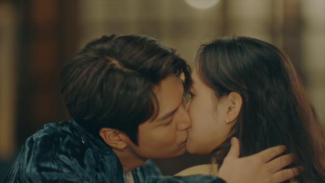 最新吻戲心動瞬間，甜蜜愛情誓言的每一吻！