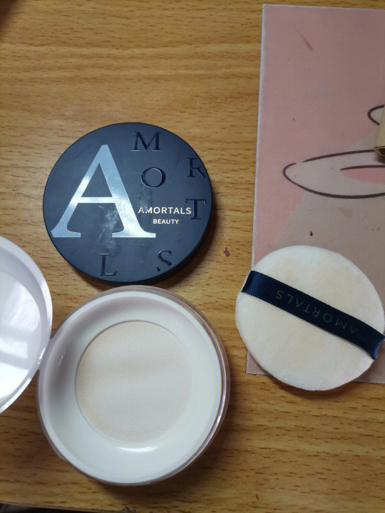 最新散粉測評，與自然美景同行，尋找內(nèi)心的寧靜與平和的妝容秘籍