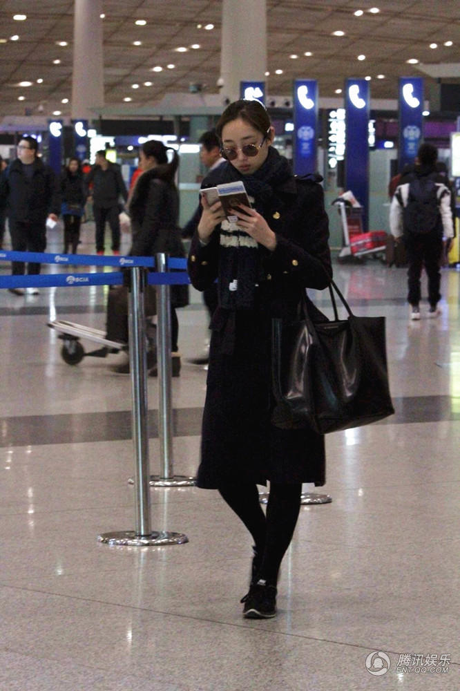 女星機(jī)場最新照片，星光下的溫馨相遇