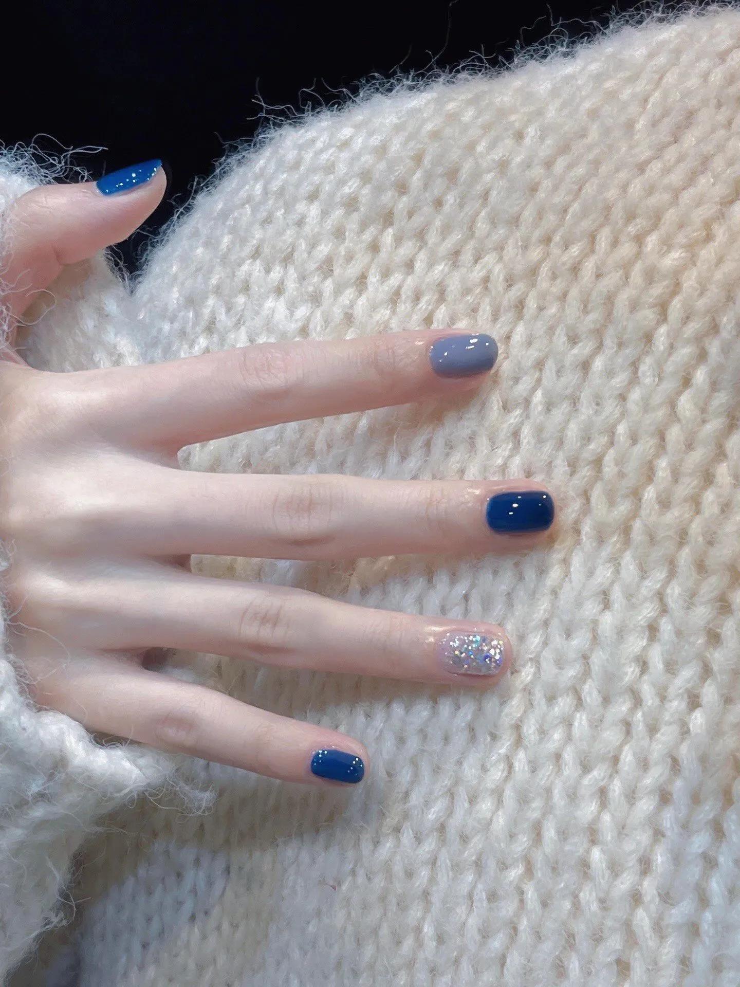 最新美甲時尚，愛的色彩與日常陪伴的魅力