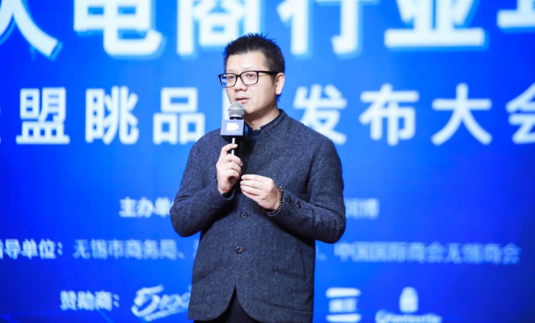 方凱雷最新,方凱雷最新動(dòng)態(tài)，探索科技前沿，引領(lǐng)行業(yè)創(chuàng)新