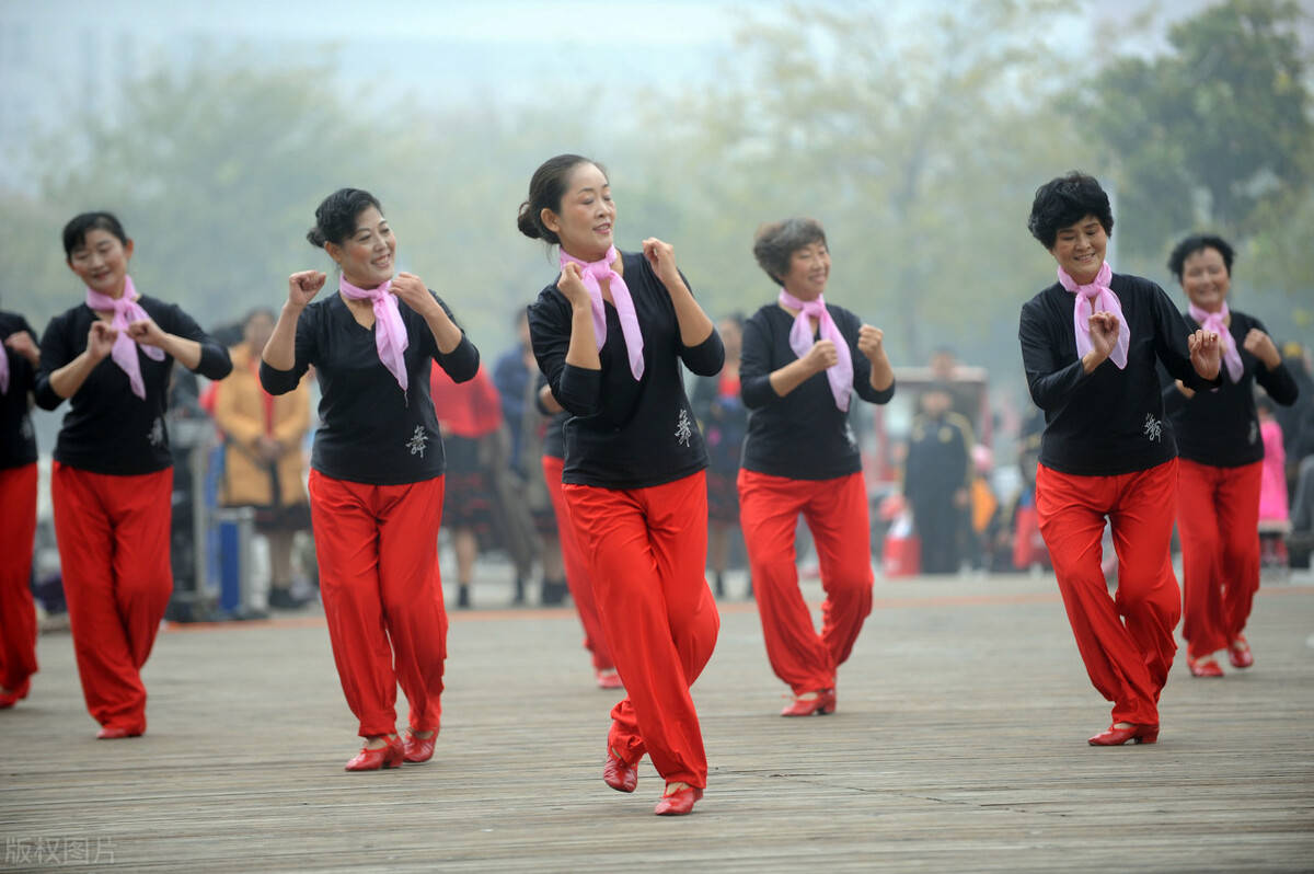 最新廣場舞共舞樂翻天，步驟指南與熱鬧狂歡