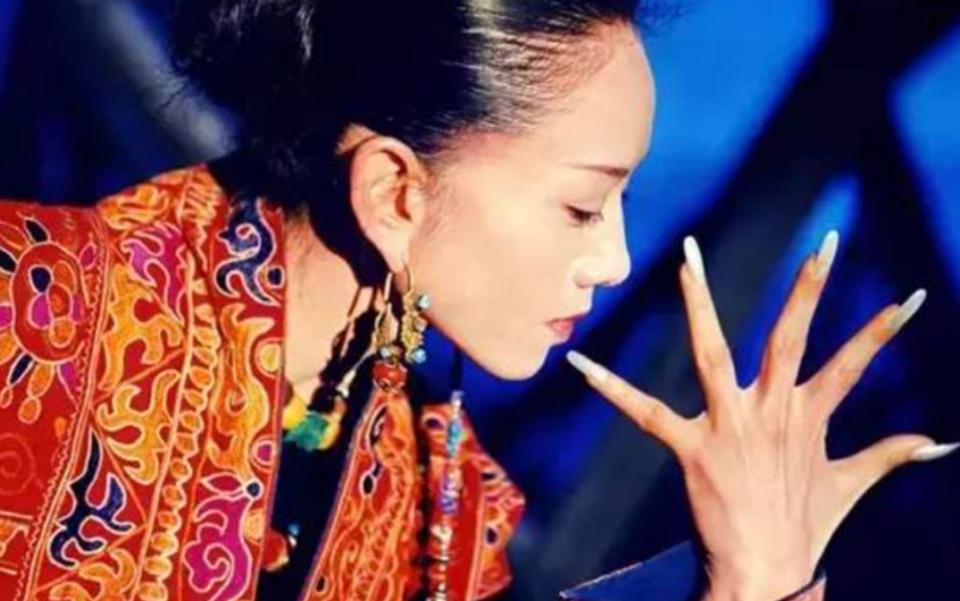楊麗萍最新近照曝光，如何獲取并評(píng)價(jià)舞蹈巨星的最新照片？