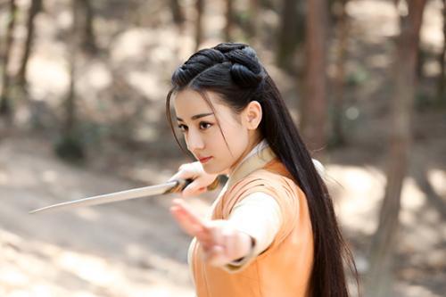 秦時明月新登場女俠角色——科技之光，生活之路的照亮者