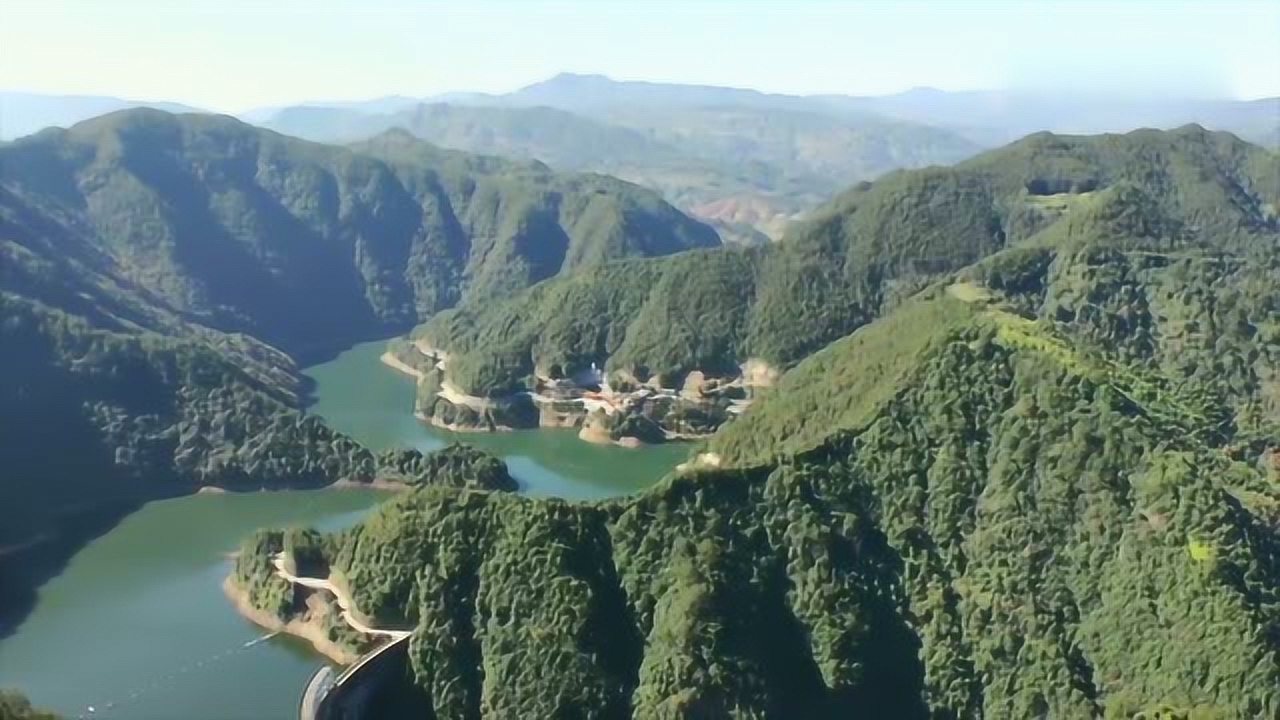 風(fēng)水大師揭秘，墳地選址奧秘與大自然美景的邂逅之旅