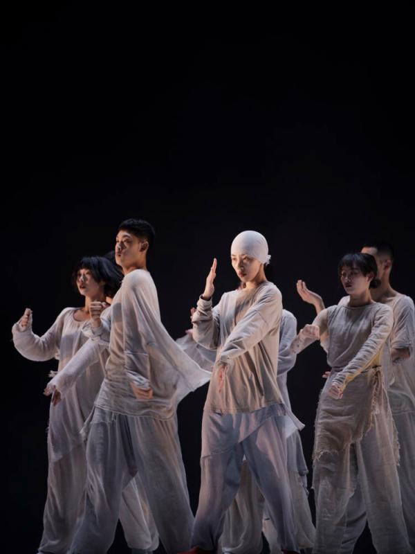 外國(guó)女明星名字大全，自然美景鼓舞之旅的明星閃耀之路