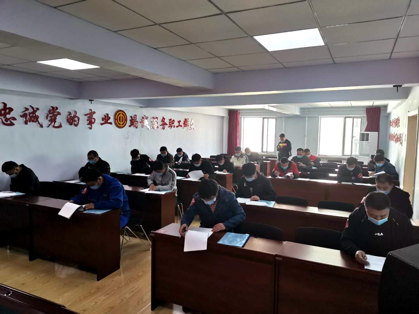 汽修技藝較量，時代的印記與技術(shù)的榮光競賽