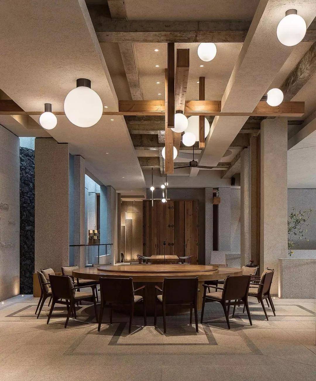 最新過道吊裝設(shè)計(jì)，小巷深處的獨(dú)特探索之旅