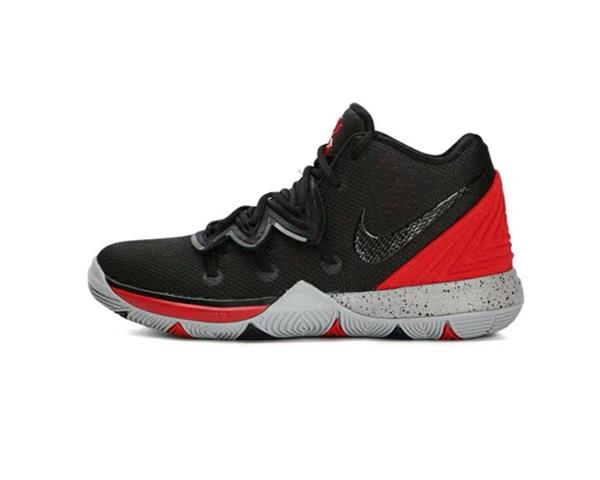 Nike歐文最新動(dòng)態(tài)，籃球鞋革新里程碑，科技與設(shè)計(jì)的完美融合